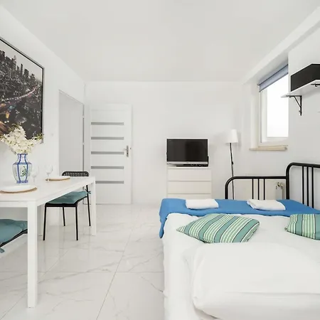 Apartment Jasne I Przytulne Blisko Parku We Wroclawiu By Renters Wroclaw